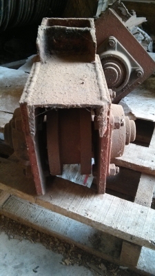 ล้อเครนสนาม เพลาลูกปืน2''  ร่องราง 1 3/4''