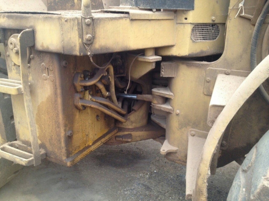 ขายรถตัก CAT 950 สภาพสวยพร้อมใช้ ต่อรองได้ ติดต่อได้ที่คุณ อ๊อฟ พิจิตร 086-737-9991