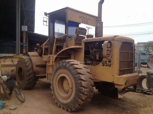 ขายรถตัก CAT 950 สภาพสวยพร้อมใช้ ต่อรองได้ ติดต่อได้ที่คุณ อ๊อฟ พิจิตร 086-737-9991