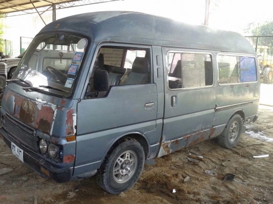 ขายรถตู้นิสสัน หลังคาสูงราคาถูกๆเครื่องเดิมSD-23ดีเซล ทะเบียนไม่ขาด พร้อมโอน