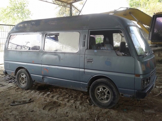 ขายรถตู้นิสสัน หลังคาสูงราคาถูกๆเครื่องเดิมSD-23ดีเซล ทะเบียนไม่ขาด พร้อมโอน