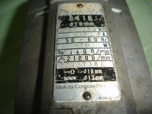 ขายสว่านไฟฟ้าแบบกระแทก ยี่ห้อ makita รุ่น 8416 ขนาด 5/8" 570 วัตต์