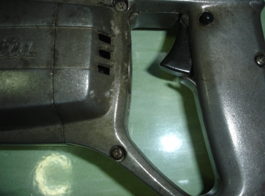 ขายสว่านไฟฟ้าแบบกระแทก ยี่ห้อ makita รุ่น 8416 ขนาด 5/8" 570 วัตต์