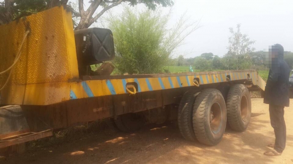 **350,000 บ.ต่อรอง///10ล้อเทเลอร์2เพลาNISSAN-185** ขาย NISSAN DIESEL-185 10ล้อ2เพลาท้ายลาดขึ้นแบคคโฮ200/320 NISSAN DEISEL 6TWC13 PD6-185HP เครื่องเดิม เกียร์เดิม วางหัวFUSO หัวนอก (ยังไม่ลงเล่ม) เครื่องดี แรงดี อึด เกียร์ดี เข้าง่าย ช่วงล่างใหญ่ คัสซีใหญ่