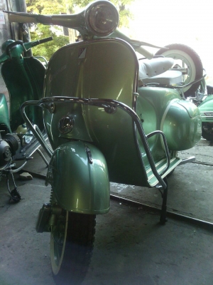 เอเซียเวสป้า---->>จัดส่งรถvespa 64 สีเขียวเมทาลิค ให้คุณพล บ่อวินเรียบร้อย07/04/2558