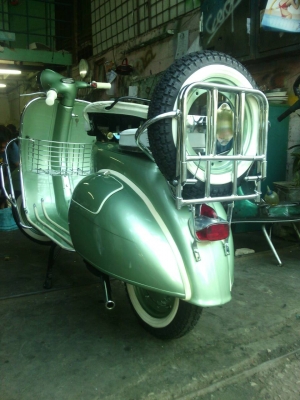 เอเซียเวสป้า---->>จัดส่งรถvespa 64 สีเขียวเมทาลิค ให้คุณพล บ่อวินเรียบร้อย07/04/2558