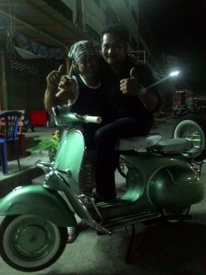 เอเซียเวสป้า---->>จัดส่งรถvespa 64 สีเขียวเมทาลิค ให้คุณพล บ่อวินเรียบร้อย07/04/2558