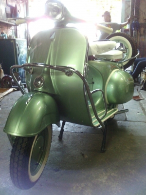 เอเซียเวสป้า---->>จัดส่งรถvespa 64 สีเขียวเมทาลิค ให้คุณพล บ่อวินเรียบร้อย07/04/2558