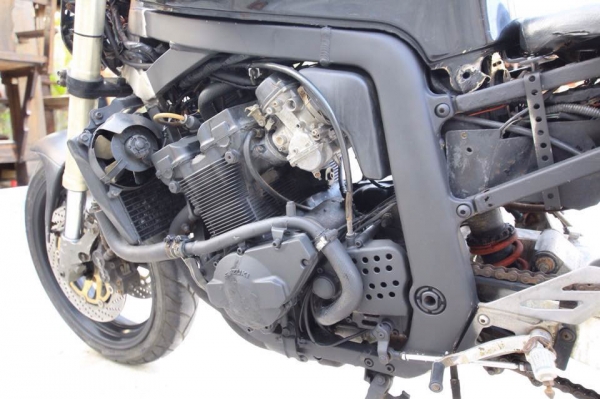 Suzuki GSXR-400 R7 4สูบ 400cc ทะเบียนแท้เล่มเขียวพร้อมชุดโอน