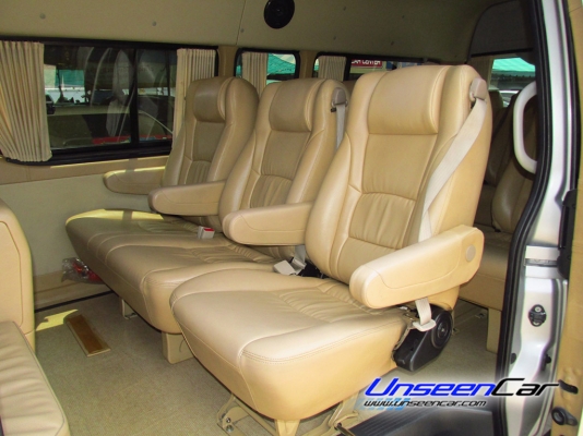 ใช้เงินดาวน์รวมออกรถ 164,000 บาท กับรถตู้ดีเซลล์คันนนี้ TOYOTA COMMUTER ปี2012 ชุดแต่งวีไอพีเล็ก เบาะหนัง 4 แถว โทร 0922726669 คุณตันหยง / มีทั้งหมด 3 คันค่ะ