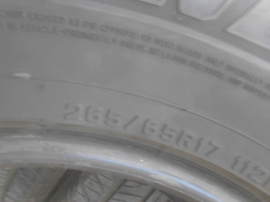 265/65R17 DUNLOP GRANDTREK PT2  ชุด 4 เส้น ปี 2014 ใหม่ๆ ไม่มีปะ tel.081-427-3941