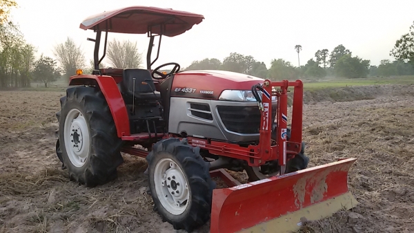 ยันม่าร์ EF 453T ปี52 ครับ