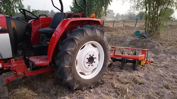 ยันม่าร์ EF 453T ปี52 ครับ