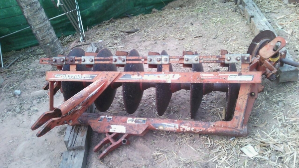 เหมาๆ หาง 6 ใบ 22 ตราช้าง ใส่ 34-49 ( 5 ตัว ) ราคา 18000 บาท ตัวเดียว 20000 บาท