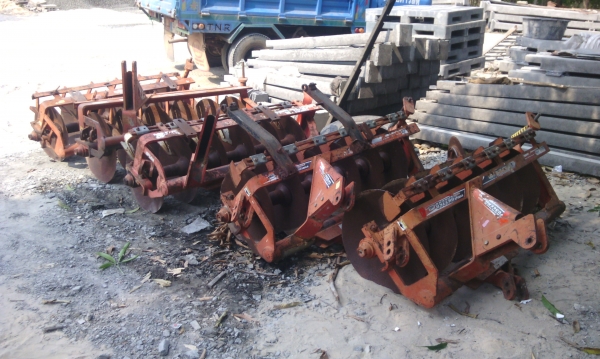 เหมาๆ หาง 6 ใบ 22 ตราช้าง ใส่ 34-49 ( 5 ตัว ) ราคา 18000 บาท ตัวเดียว 20000 บาท