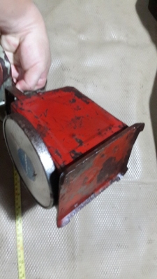 ตาชั่งเล็กๆ เก่าๆ ใช้งานปกติ