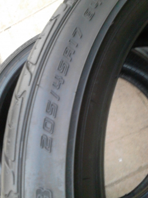 205/45R17  DUNLOP SP SPORT LM703 ปี 2013 มี 2 เส้น  tel.081-427-3941