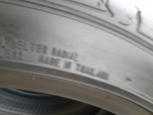 205/45R17  DUNLOP SP SPORT LM703 ปี 2013 มี 2 เส้น  tel.081-427-3941