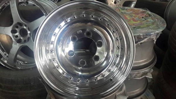 ขายล้อลายตันขอบ 15 กว้าง 8 ขาย 9900