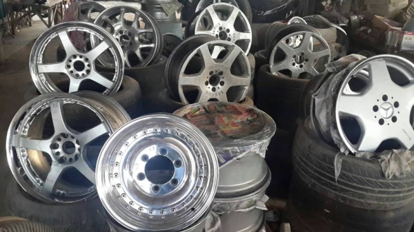 ขายล้อลายตันขอบ 15 กว้าง 8 ขาย 9900