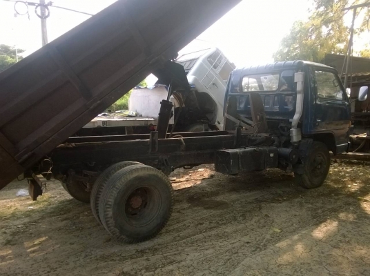 NPRดั้ม รถห้างขายราคาตัดให้พ่อค้าเอาไปทำต่อทำฝาท้ายและฝาหน้าและพ้นสีกะบพก็เสร็จเครื่องดี ครัชซีสวย ทะเบียน ม79 เครื่องยังไม่ได้ลงเล่ม ขายได้ขาย ถ้ายังขายไม่ได้สิ้นเดือนจะไปทำสีกระบะและฝาท้าย