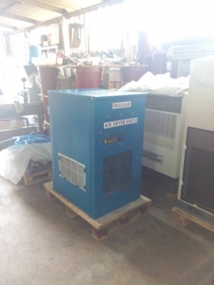 ขาย แอร์ดรายเยอร์เครื่องทำลมแห้ง ใช้สำหรับปั๊มลม 20-30-40  HP สนโทร.หาเราเลยตอนนี้