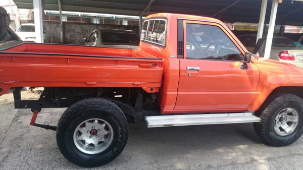 ขาย toyota ln51 ทะเบียนโอนได้ เครื่อง1J เกียร์ออโต้ ติดแก๊สLPG พวงมาลัยพาวเวอร์ แอร์หนาว วิทยุเครื่องเล่นMP3 ประกันภัยชั้น3 ภาษีไม่ขาดต่อ ขาย 160000 บาท