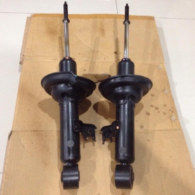 โช็คหน้า วีโก้ ตัวปกติ 1 คู่ สภาพใช้งานได้ดี ตจว ส่งได้ครับ