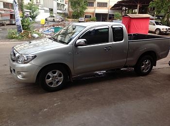 โช็คหน้า วีโก้ ตัวปกติ 1 คู่ สภาพใช้งานได้ดี ตจว ส่งได้ครับ