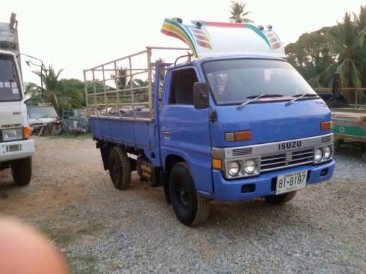 ขายรถบรรทุกสี่ล้อ ISUZU เครื่อง 85 แรง เดิมๆ ตามรุ่น พร้อมใช้งาน ทะเบียนพร้อมโอน