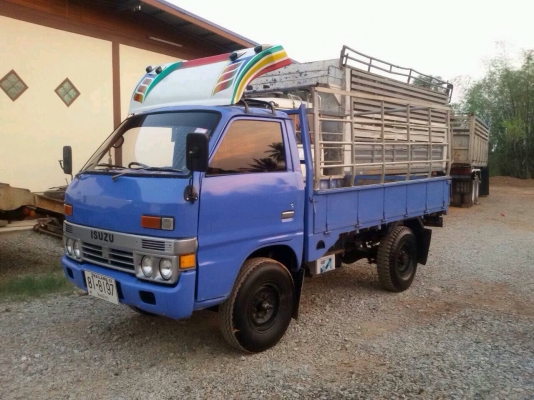 ขายรถบรรทุกสี่ล้อ ISUZU เครื่อง 85 แรง เดิมๆ ตามรุ่น พร้อมใช้งาน ทะเบียนพร้อมโอน