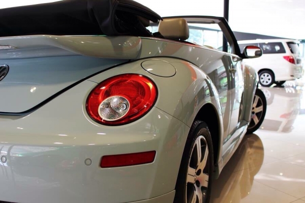 Volkswagen New Bettle Cabriolet เปิดประทุน ไมเนอร์เชน ตัวสุดท้ายก่อนเปลี่ยนโฉม สีฟ้า พาสเทล หายาก รถจดปี 2012
