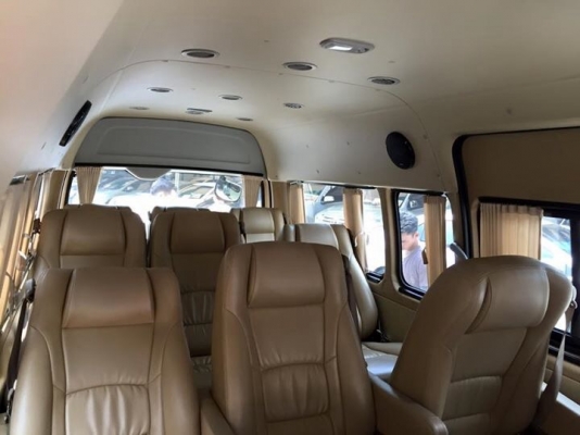 TOYOTA COMMUTER 2.5 ดีเซล เกียMT ปี12