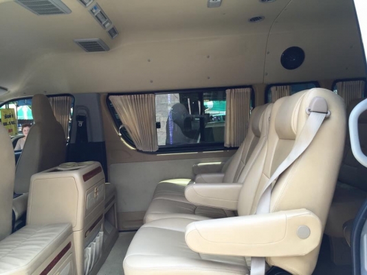 TOYOTA COMMUTER 2.5 ดีเซล เกียMT ปี12