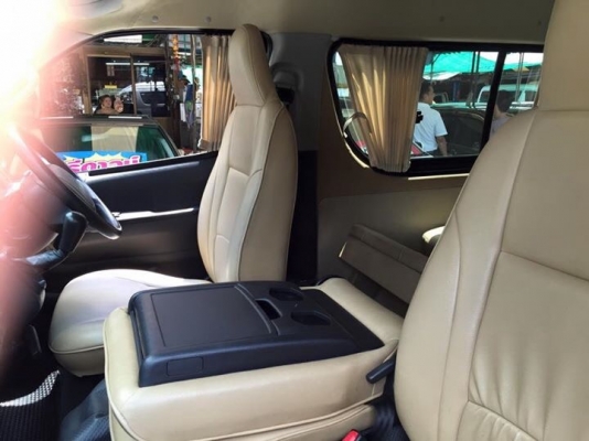 TOYOTA COMMUTER 2.5 ดีเซล เกียMT ปี12