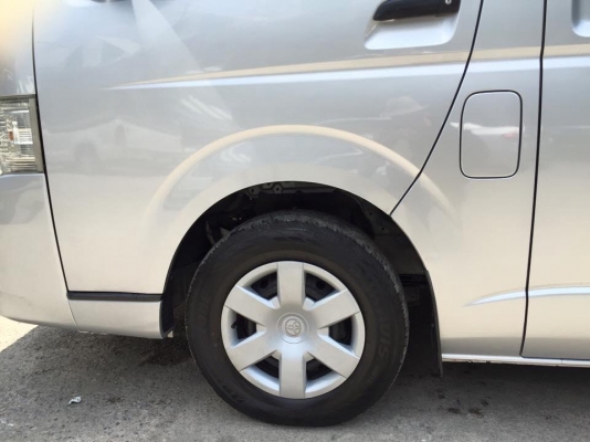 TOYOTA COMMUTER 2.5 ดีเซล เกียMT ปี12