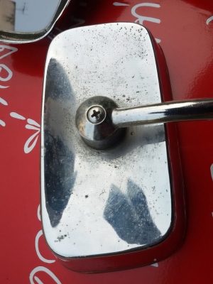 ขายกระจกหนีบประตู ครับ ใส่รถยนต์โบราณ มีรูปครับ