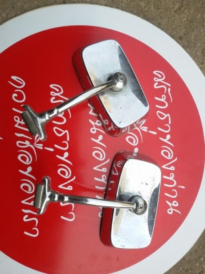 ขายกระจกหนีบประตู ครับ ใส่รถยนต์โบราณ มีรูปครับ