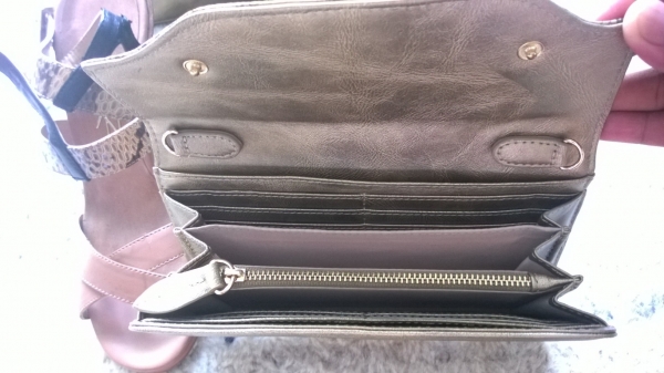 ขายกระเป๋า แบรนด์เนม ขายกระเป๋า แบรนด์เนม