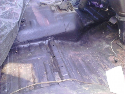 หัวเก๋งf18สภาพสวยเก็บ งานนิดหน่อยพื้นสวยไม่ผุอะไหล่ครบแท่นหน้าแท่นหลังครบ