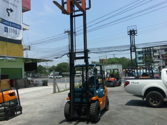TOYOTA 7FD30 ขนาด3ตัน เสาสูง4เมตร เกียร์ออร์โต้ เครื่องยนต์ดีเซล2Z ยางตันใหม่4เส้น รับประกันเครื่องเกียร์3เดือน ราคาต่อรองได้0816161541