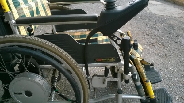 วิลแชร์ไฟฟ้าแบบพับได้พกพาสะดวก สำหรับผู้สูงวัย หรือผู้พิการ