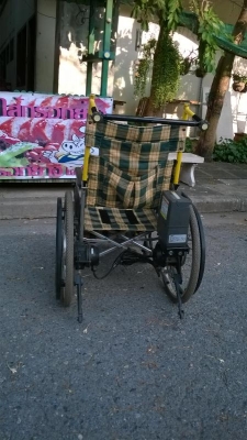 วิลแชร์ไฟฟ้าแบบพับได้พกพาสะดวก สำหรับผู้สูงวัย หรือผู้พิการ