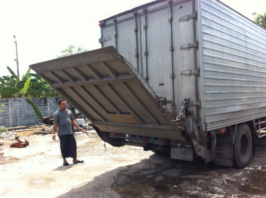 ขายลิฟยกของ  รถ 6 ล้อ 1.5ตัน ครบชุด 20000