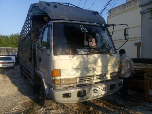 หกล้อใหญ่ อีซูศุ ร็อค195แรง สภาพพร้อมวิ่งงาน เล่มทะเบียนพร้อมโอน