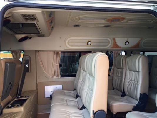 TOYOTA COMMUTER 2.7 CNG ปี10