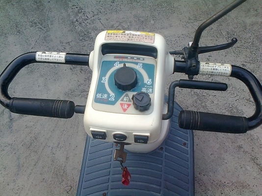 ขายรถไฟฟ้า ยี่ห้อ suzuki มือสองญี่ปุ่นครับ สภาพพร้อมใช้งาน มีที่ชาร์ตในตัว