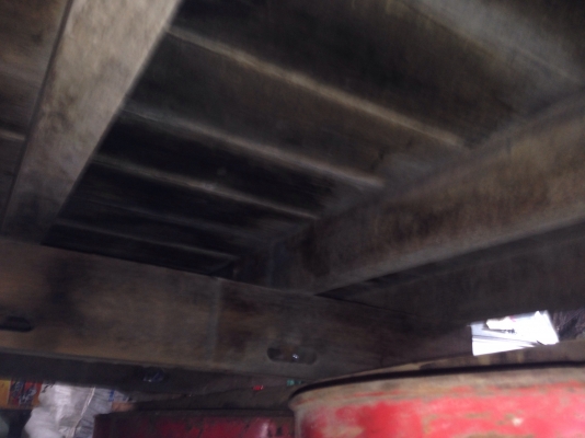 ขายกระบะ รถ 6 ล้อ ยาว 4.10 เมตร กว้าง 2.10 เมตร คานกว้าง 70 ซ.ม.