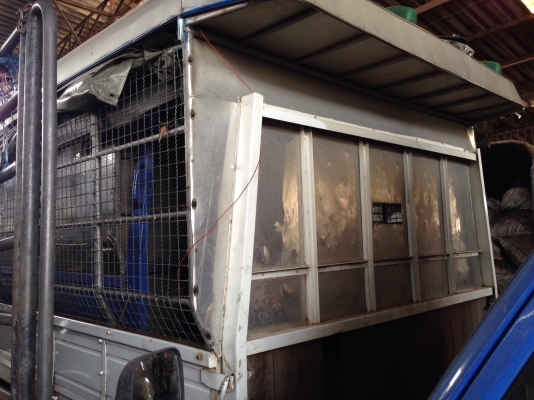 ขายกระบะ รถ 6 ล้อ ยาว 4.10 เมตร กว้าง 2.10 เมตร คานกว้าง 70 ซ.ม.