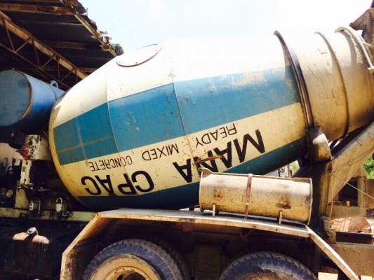 โม่ปูน 6 คิว ครบชุด สวยๆพร้อมใช้ สภาพดี จะยกลงจากรถ NISSAN UD